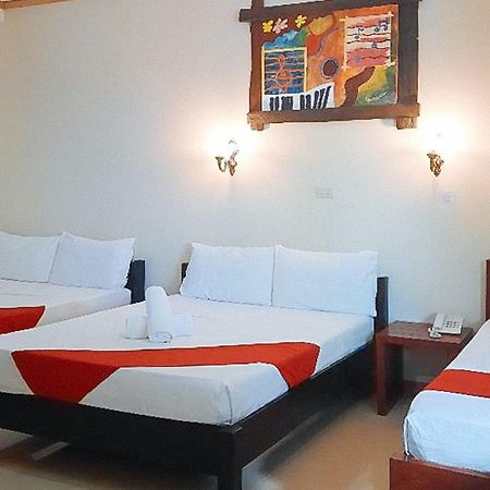 Reddoorz At New Casamila Hotel Palawan Puerto Princesa Buitenkant foto