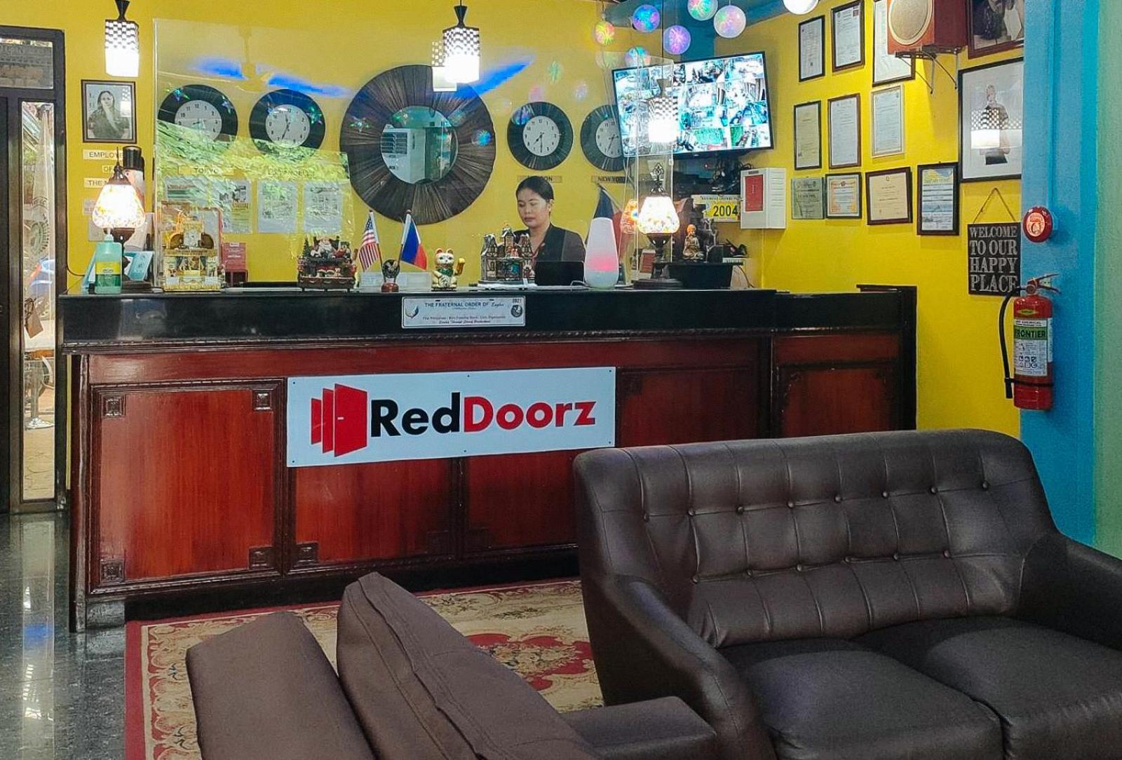 Reddoorz At New Casamila Hotel Palawan Puerto Princesa Buitenkant foto