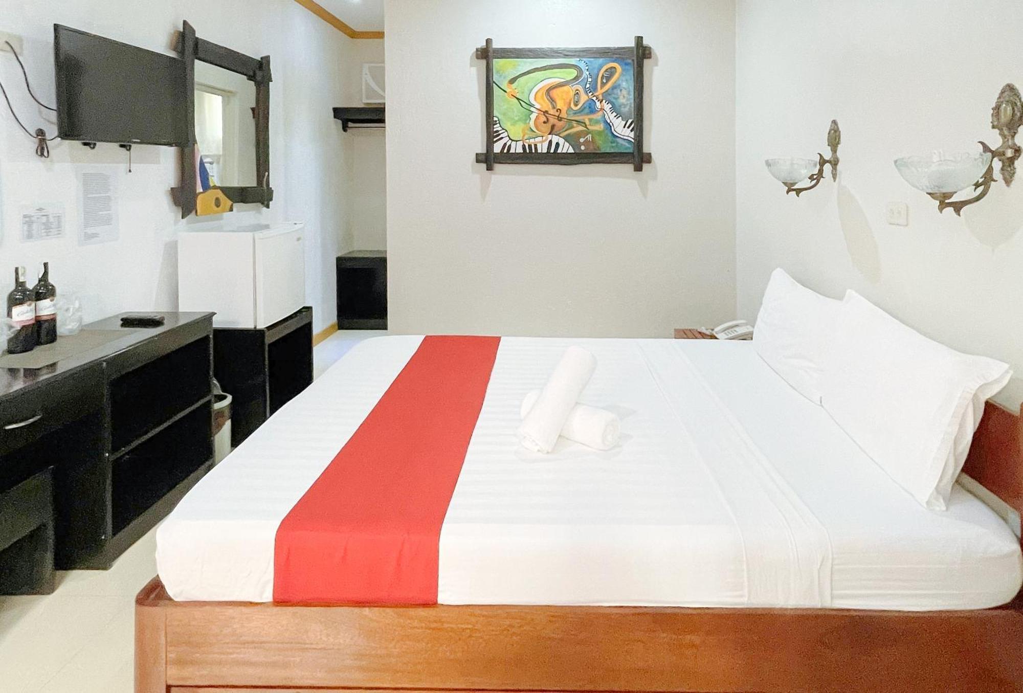 Reddoorz At New Casamila Hotel Palawan Puerto Princesa Buitenkant foto